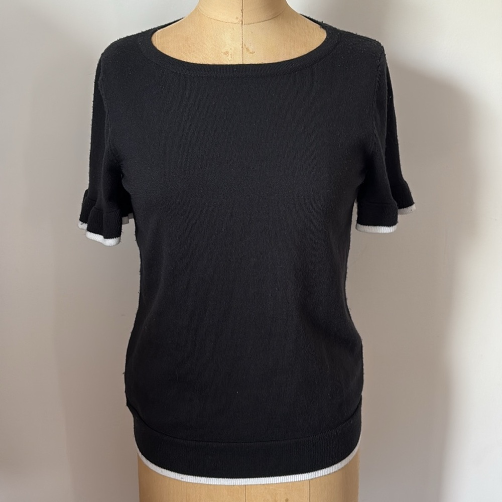 Cable & Guage Black Short Sleeve Top with White Trim S